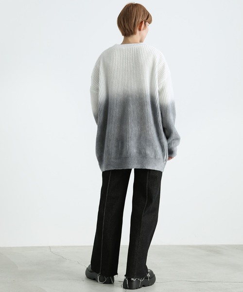 select MOCA(セレクトモカ)の「2021 AW クルーネックグラデーションデザインニット(ニット/セーター・レディース・グリーン/ダークグレー・FREE)」の7枚目の写真
