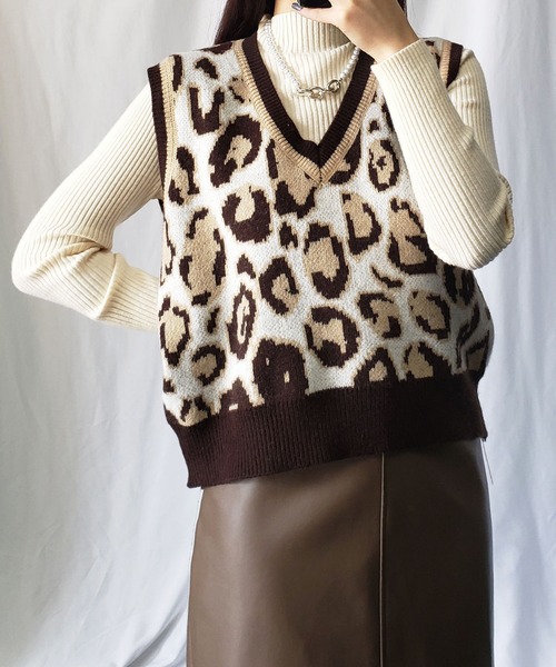 me+em select（ミームセレクト）の「レオパードジャガードニットベスト（ベスト・レディース・モカ/グレー/ブラック・FREE）」の4枚目の写真