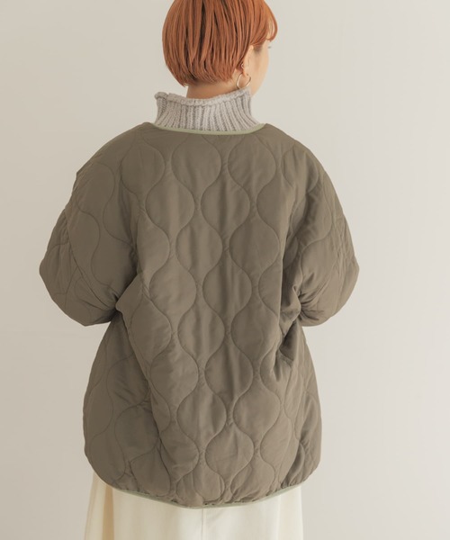 ITEMS URBANRESEARCH(アイテムズ アーバンリサーチ)の「リバーシブルボアジャケット(その他アウター・レディース・ブラック/ライトカーキ/オフホワイト・FREE)」の7枚目の写真