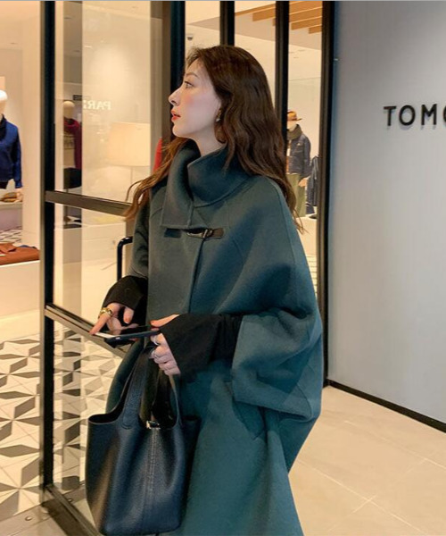 emi+（エミプラス）の「ポンチョ風ミディーコート（ピーコート・レディース・ベージュ/グリーン/ブラウン/チャコールグレー/ブラック・L/M/S）」の16枚目の写真