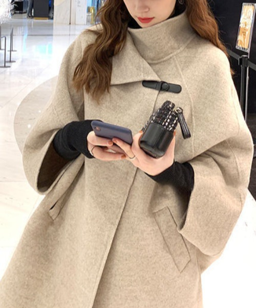 emi+（エミプラス）の「ポンチョ風ミディーコート（ピーコート・レディース・ベージュ/グリーン/ブラウン/チャコールグレー/ブラック・L/M/S）」の6枚目の写真