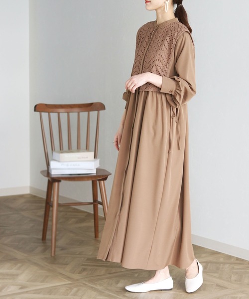 HER CLOSET（ハークローゼット）の「【shemoshelly】ケープレイヤードシャツワンピース（シャツワンピース・レディース・ホワイト/ブラック/モカ/グレイッシュベージュ・M）」の3枚目の写真