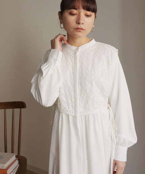 HER CLOSET（ハークローゼット）の「【shemoshelly】ケープレイヤードシャツワンピース（シャツワンピース・レディース・ホワイト/ブラック/モカ/グレイッシュベージュ・M）」の5枚目の写真