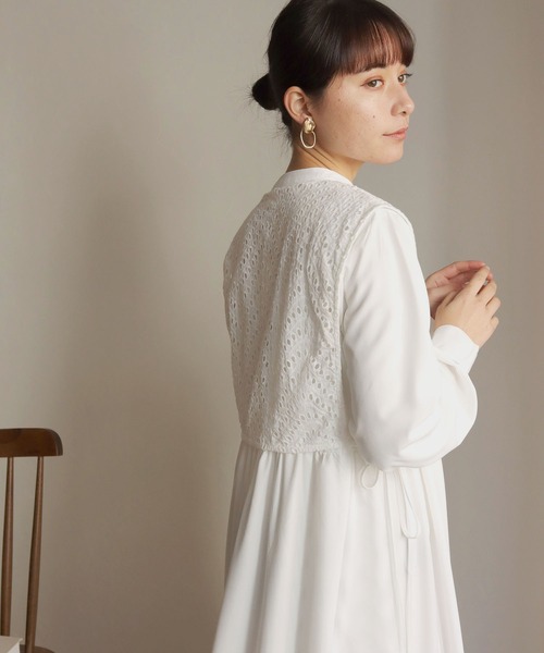 HER CLOSET（ハークローゼット）の「【shemoshelly】ケープレイヤードシャツワンピース（シャツワンピース・レディース・ホワイト/ブラック/モカ/グレイッシュベージュ・M）」の7枚目の写真