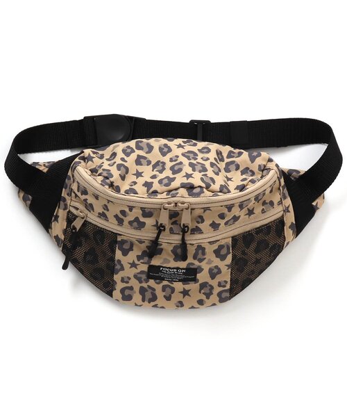 BREEZE（ブリーズ）の「ボディバッグ（ボディバッグ/ウエストポーチ・キッズ・ベージュ/ネイビー・FREE）」の2枚目の写真