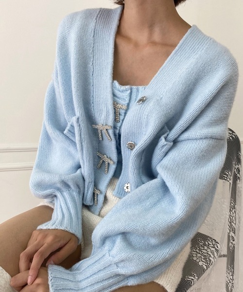 lissi Boutique（リージーブティック）の「【lissi Boutique】ビジューリボンニットキャミソール付きカーディガン（ニット/セーター・レディース・ブルー/ベージュ・FREE）」の4枚目の写真