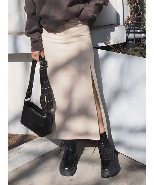 EVRIS（エヴリス）の「ディープスリットロングスカート（スカート・レディース・ブラック/アイボリー/グリーン・MEDIUM/SMALL）」の6枚目の写真