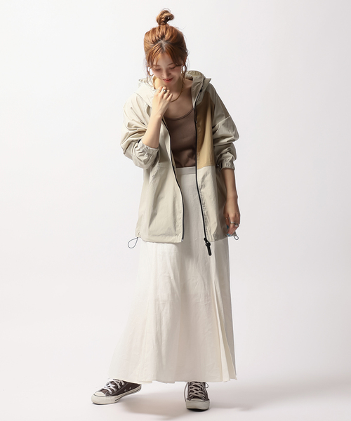 B.C STOCK(ベーセーストック)の「SWG ROLL ムービングマウンテンパーカー(ブルゾン・メンズ・ブラック/ベージュ/カーキ・SMALL/MEDIUM/LARGE)」の4枚目の写真
