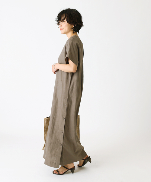Simplicite（サンプリシテ）の「サイドスリット麻レーヨンサックワンピース（ワンピース・レディース・カーキ/ネイビー/キャメル/オレンジ・FREE）」の12枚目の写真