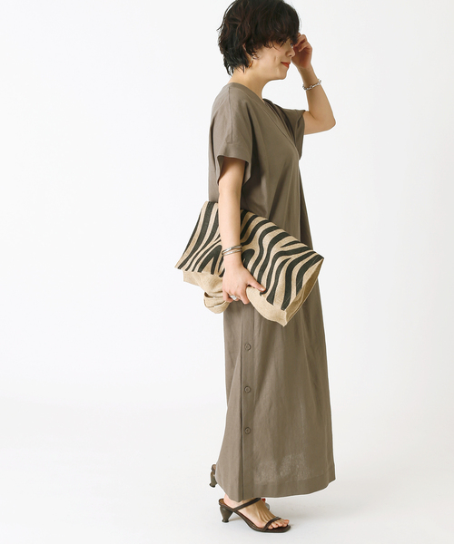 Simplicite（サンプリシテ）の「サイドスリット麻レーヨンサックワンピース（ワンピース・レディース・カーキ/ネイビー/キャメル/オレンジ・FREE）」の14枚目の写真