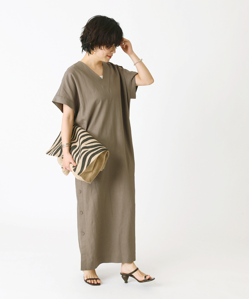 Simplicite（サンプリシテ）の「サイドスリット麻レーヨンサックワンピース（ワンピース・レディース・カーキ/ネイビー/キャメル/オレンジ・FREE）」の15枚目の写真