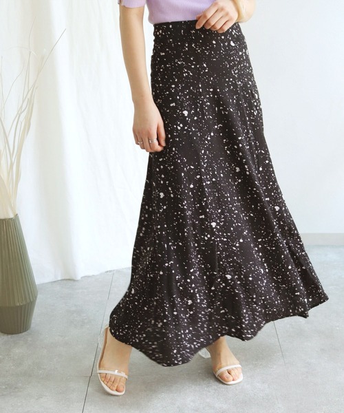 HER CLOSET（ハークローゼット）の「【twenty three】ランダムドットダルメシアン柄切り替えフレアスカート（スカート・レディース・ブラック/オフホワイト・FREE）」の2枚目の写真