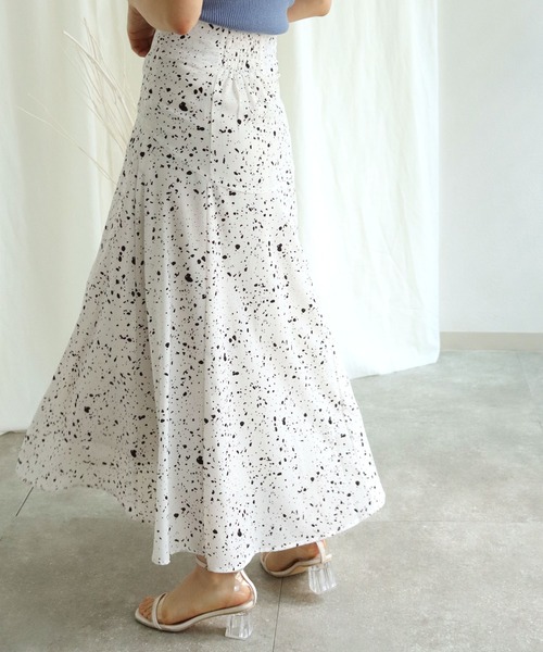 HER CLOSET（ハークローゼット）の「【twenty three】ランダムドットダルメシアン柄切り替えフレアスカート（スカート・レディース・ブラック/オフホワイト・FREE）」の7枚目の写真