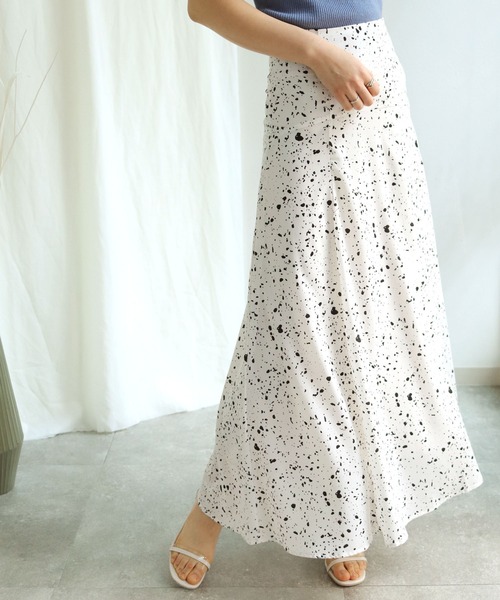HER CLOSET（ハークローゼット）の「【twenty three】ランダムドットダルメシアン柄切り替えフレアスカート（スカート・レディース・ブラック/オフホワイト・FREE）」の16枚目の写真