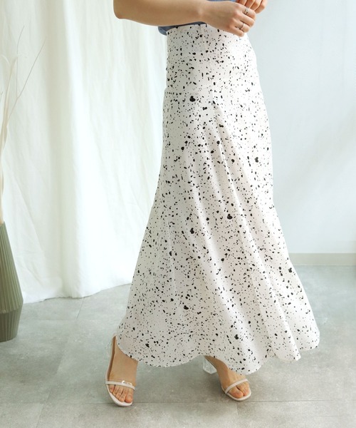 HER CLOSET（ハークローゼット）の「【twenty three】ランダムドットダルメシアン柄切り替えフレアスカート（スカート・レディース・ブラック/オフホワイト・FREE）」の9枚目の写真