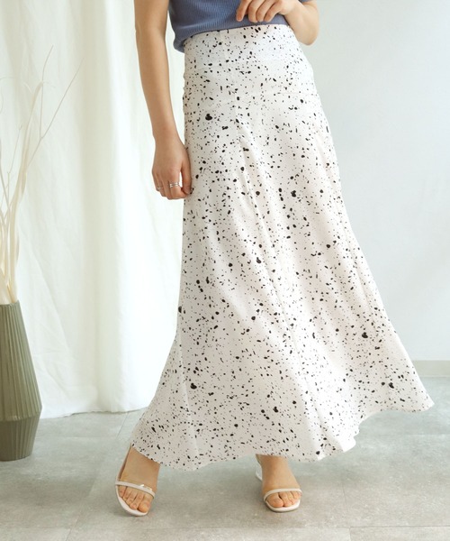 HER CLOSET（ハークローゼット）の「【twenty three】ランダムドットダルメシアン柄切り替えフレアスカート（スカート・レディース・ブラック/オフホワイト・FREE）」の6枚目の写真