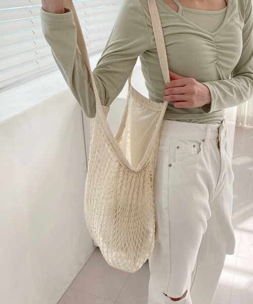 by muni:r（バイ ムニール）の「ポイントネットバック（ショルダーバッグ・レディース・ブラック/アイボリー・ONE SIZE）」の2枚目の写真