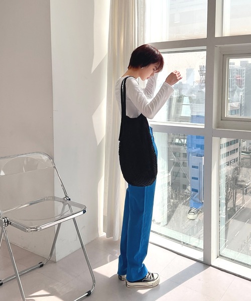 by muni:r（バイ ムニール）の「ポイントネットバック（ショルダーバッグ・レディース・ブラック/アイボリー・ONE SIZE）」の10枚目の写真