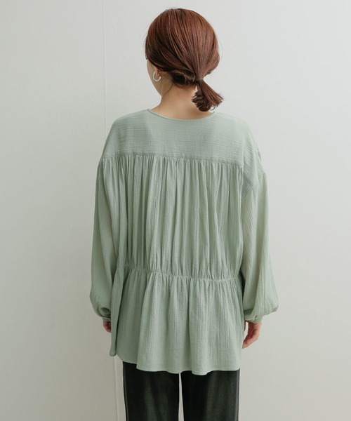 URBAN RESEARCH DOORS（アーバンリサーチドアーズ）の「シャーリングフロントリボンブラウス（シャツ/ブラウス・レディース・オフホワイト/ミント/ブラック・MEDIUM）」の15枚目の写真