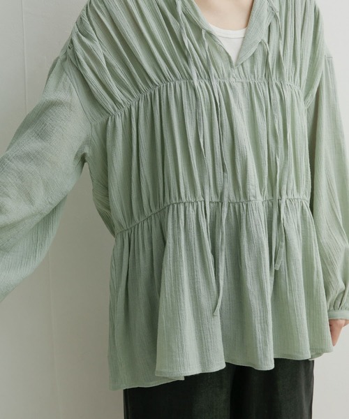 URBAN RESEARCH DOORS（アーバンリサーチドアーズ）の「シャーリングフロントリボンブラウス（シャツ/ブラウス・レディース・オフホワイト/ミント/ブラック・MEDIUM）」の17枚目の写真