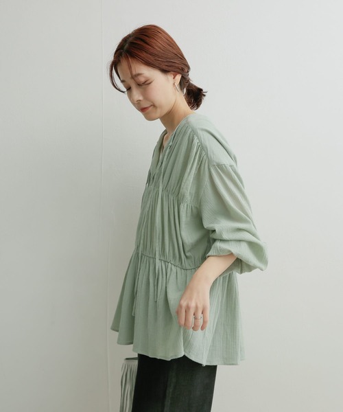 URBAN RESEARCH DOORS（アーバンリサーチドアーズ）の「シャーリングフロントリボンブラウス（シャツ/ブラウス・レディース・オフホワイト/ミント/ブラック・MEDIUM）」の21枚目の写真