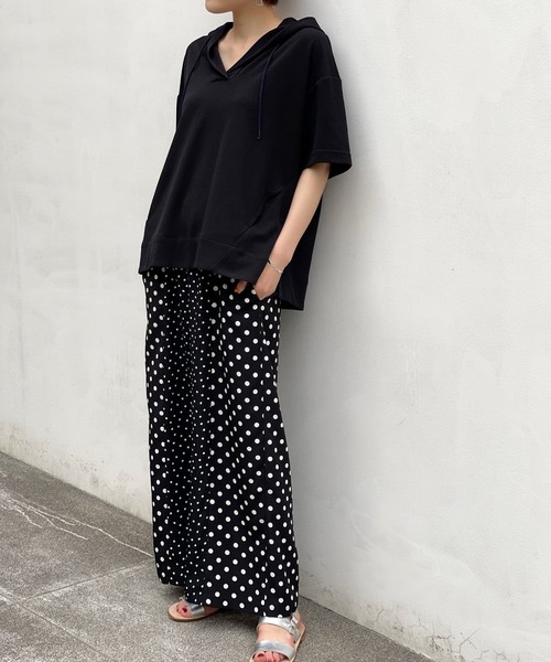 BEARDSLEY(ビアズリー)の「ドライタッチフードプルオーバー(パーカー・レディース・ブラック/ライトグレー・FREE)」の3枚目の写真