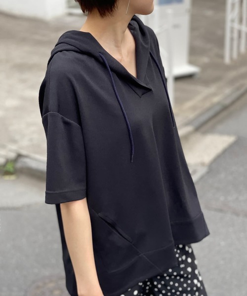 BEARDSLEY(ビアズリー)の「ドライタッチフードプルオーバー(パーカー・レディース・ブラック/ライトグレー・FREE)」の15枚目の写真