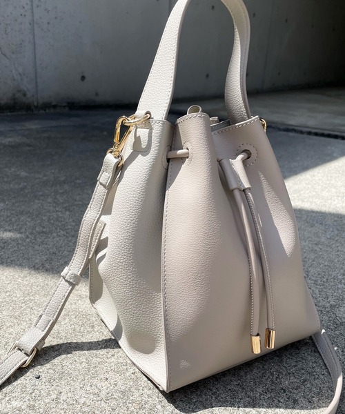 DouDou(ドゥドゥ)の「ワンハンドルドロストBAG(ショルダーバッグ・レディース・ブラック/グレイッシュベージュ・FREE)」の2枚目の写真