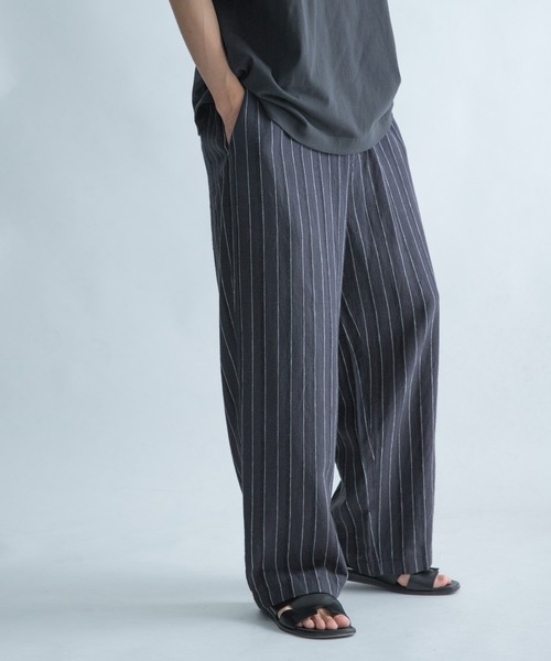 FORK&SPOON(フォークアンドスプーン)の「FORK&SPOON ピンストライプヘリンボーンパンツ(その他パンツ・メンズ・チャコールグレー/ナチュラル・5/4)」の1枚目の写真