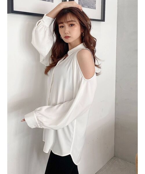 GYDA（ジェイダ）の「ショルダーOPEN DRAPE ブラウス（シャツ/ブラウス・レディース・ブラック/オフホワイト・FREE）」の4枚目の写真