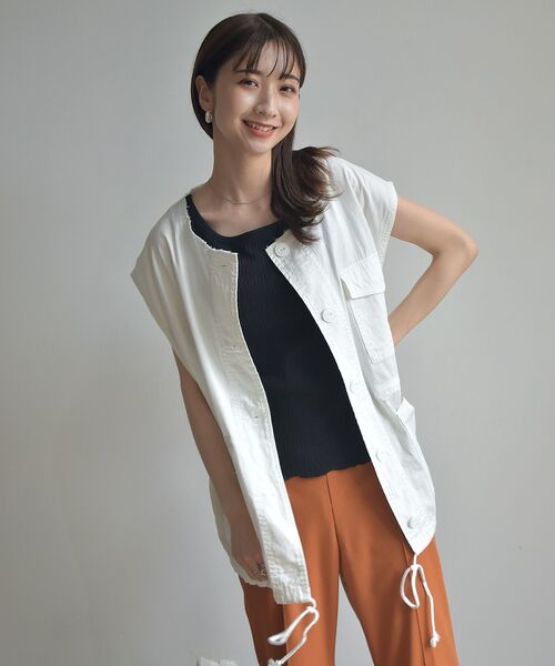 RETRO GIRL(レトロガール)の「ノーカラーミリタリーベスト(その他アウター・レディース・ブラック/オフホワイト/グリーン・FREE)」の4枚目の写真