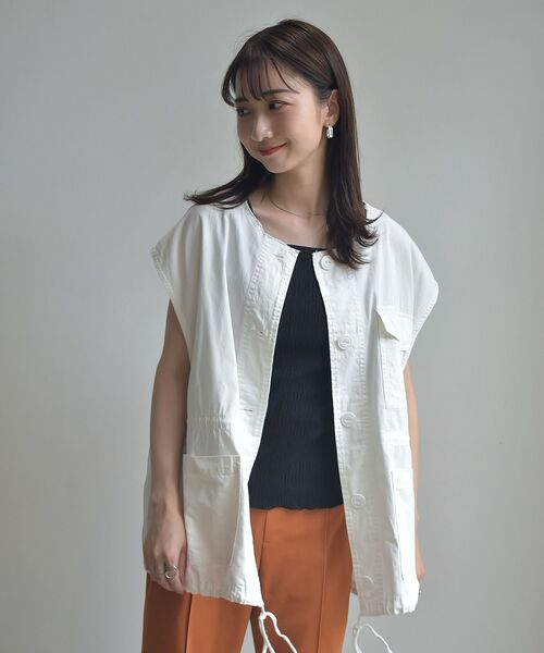 RETRO GIRL(レトロガール)の「ノーカラーミリタリーベスト(その他アウター・レディース・ブラック/オフホワイト/グリーン・FREE)」の13枚目の写真