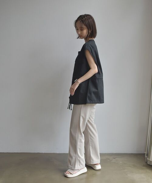 RETRO GIRL(レトロガール)の「ノーカラーミリタリーベスト(その他アウター・レディース・ブラック/オフホワイト/グリーン・FREE)」の22枚目の写真