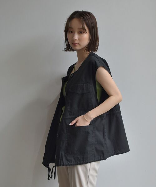 RETRO GIRL(レトロガール)の「ノーカラーミリタリーベスト(その他アウター・レディース・ブラック/オフホワイト/グリーン・FREE)」の10枚目の写真