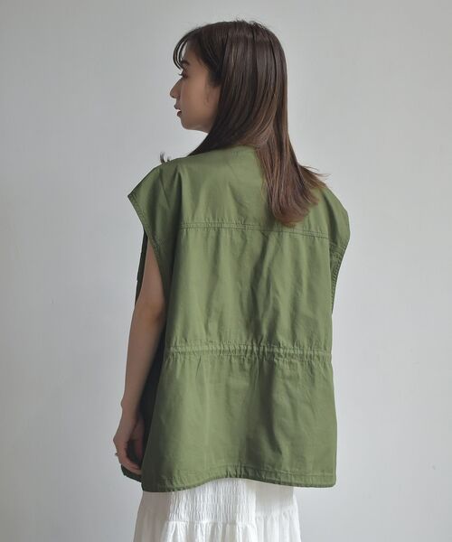 RETRO GIRL(レトロガール)の「ノーカラーミリタリーベスト(その他アウター・レディース・ブラック/オフホワイト/グリーン・FREE)」の6枚目の写真