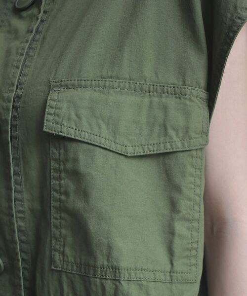 RETRO GIRL(レトロガール)の「ノーカラーミリタリーベスト(その他アウター・レディース・ブラック/オフホワイト/グリーン・FREE)」の16枚目の写真