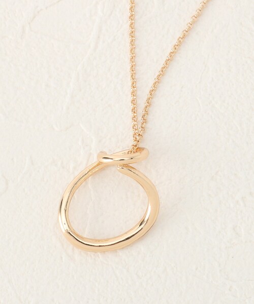OPAQUE.CLIP（オペークドットクリップ）の「◆変形リングモチーフネックレス（ネックレス・レディース・ゴールド/シルバー・00）」の6枚目の写真