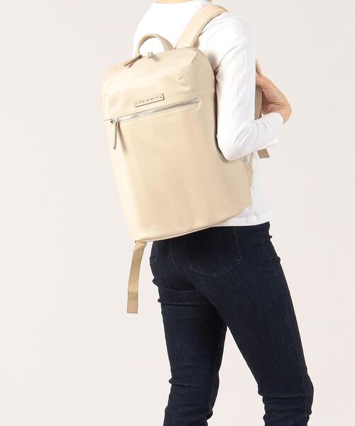 To b. by agnes b.（トゥービーバイアニエスベー）の「WT08 SAC ナイロンバックパック（バックパック/リュック・レディース・ベージュ・FREE）」の7枚目の写真