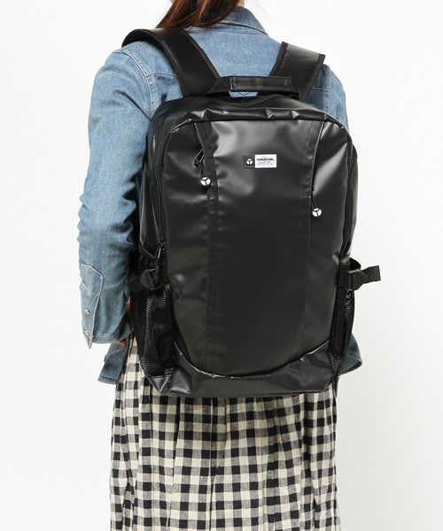 VENCEEXCHANGE（ヴァンスエクスチェンジ）の「YAKPAKヤックパックターポリンスクエアリュック（バックパック/リュック・メンズ・ブラック/ホワイト・FREE）」の12枚目の写真