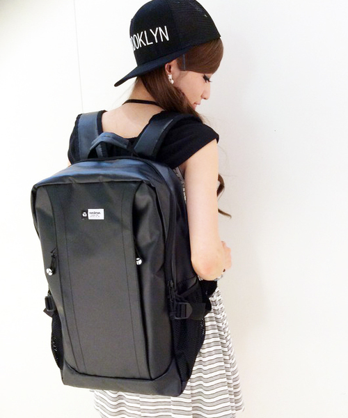 VENCEEXCHANGE（ヴァンスエクスチェンジ）の「YAKPAKヤックパックターポリンスクエアリュック（バックパック/リュック・メンズ・ブラック/ホワイト・FREE）」の14枚目の写真