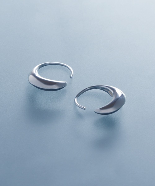 YArKA（ヤーカ）の「【YArKA/ヤーカ】cradle moon earing(pierce)[MIDZU] / ゆりかごモチーフピアス（ピアス（両耳用）・レディース・シルバー・FREE）」の7枚目の写真