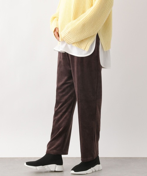 LEPSIM（レプシィム）の「マタニティ／ベロアストレートパンツ　170998（マタニティウェア/グッズ・レディース・グレイッシュベージュ/イエロー/ブラウン・FREE）」の2枚目の写真