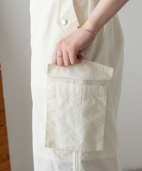 WEGO（ウィゴー）の「WEGO/ナイロンドロストカーゴロングスカート（スカート・レディース・カーキ/ブラック/オフホワイト・FREE）」の9枚目の写真