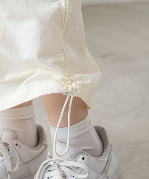 WEGO（ウィゴー）の「WEGO/ナイロンドロストカーゴロングスカート（スカート・レディース・カーキ/ブラック/オフホワイト・FREE）」の11枚目の写真