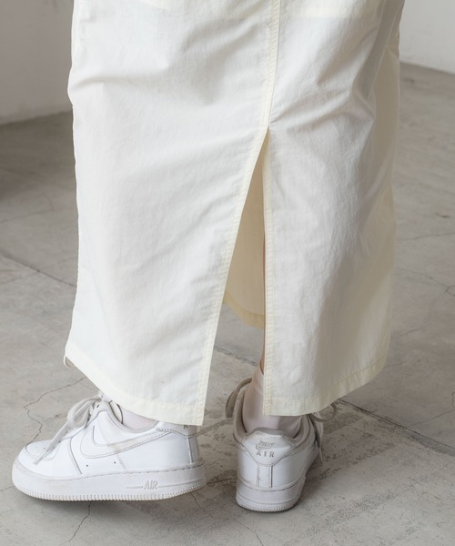 WEGO（ウィゴー）の「WEGO/ナイロンドロストカーゴロングスカート（スカート・レディース・カーキ/ブラック/オフホワイト・FREE）」の13枚目の写真