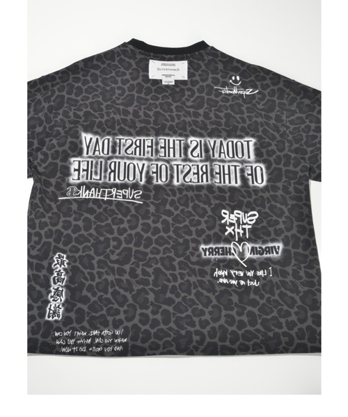 SUPERTHANKS（スーパーサンクス）の「グラフィック プリントTシャツ(ユニセックス)FULL GRAPHIC PRINT T-SHIRT（Tシャツ/カットソー・メンズ・ホワイト系その他2/ホワイト系その他/ブラック系その他2/ブラック系その他・M/S/L）」の14枚目の写真