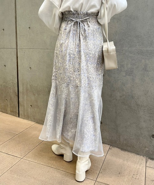 one after another NICE CLAUP(ワンアフターアナザーナイスクラップ)の「儚げにフェミニンさをアップ。フラワーマーメイドスカート(スカート・レディース・アイボリー/ホワイト系その他/ラベンダー/ブルー系その他・FREE)」の1枚目の写真