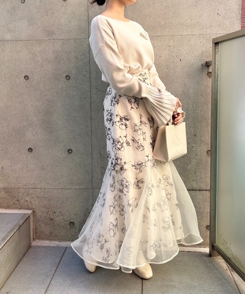 one after another NICE CLAUP(ワンアフターアナザーナイスクラップ)の「儚げにフェミニンさをアップ。フラワーマーメイドスカート(スカート・レディース・アイボリー/ホワイト系その他/ラベンダー/ブルー系その他・FREE)」の7枚目の写真