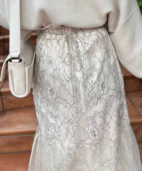 one after another NICE CLAUP(ワンアフターアナザーナイスクラップ)の「儚げにフェミニンさをアップ。フラワーマーメイドスカート(スカート・レディース・アイボリー/ホワイト系その他/ラベンダー/ブルー系その他・FREE)」の15枚目の写真