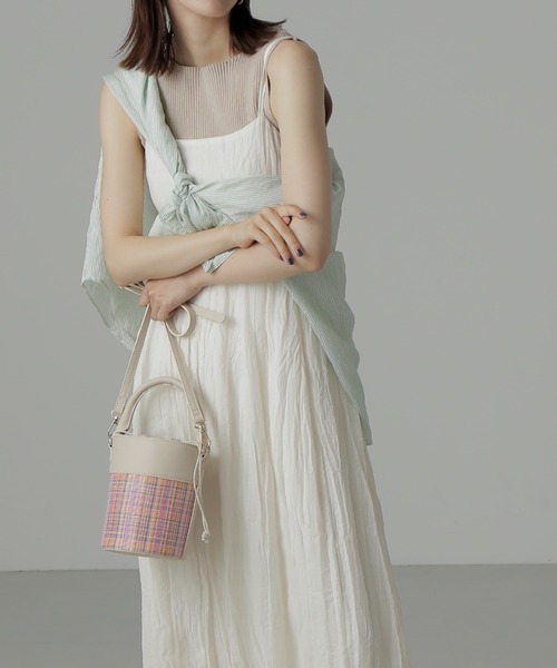 FREE'S MART（フリーズマート）の「◆ダブルストラップワッシャーキャミワンピース（ワンピース・レディース・ホワイト/ブラック/ベージュ・MEDIUM/SMALL）」の2枚目の写真